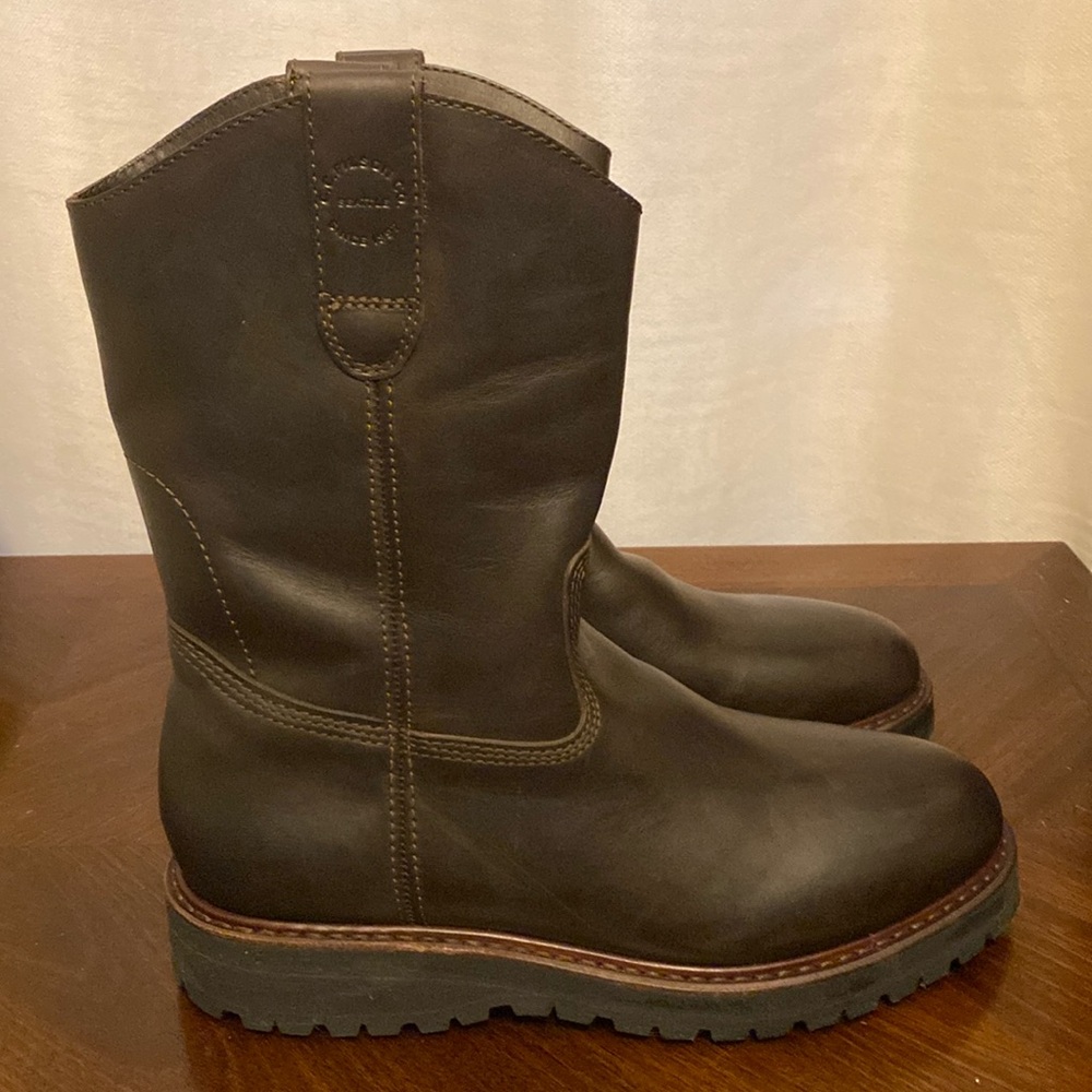 C C FILSON  Company Mens Roper Leather Brown Boots Slip-On Brown size 9 EUC